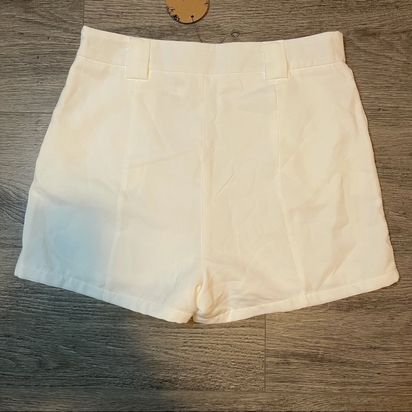 Tea & Cup Los Angeles - Picture 2 of 5